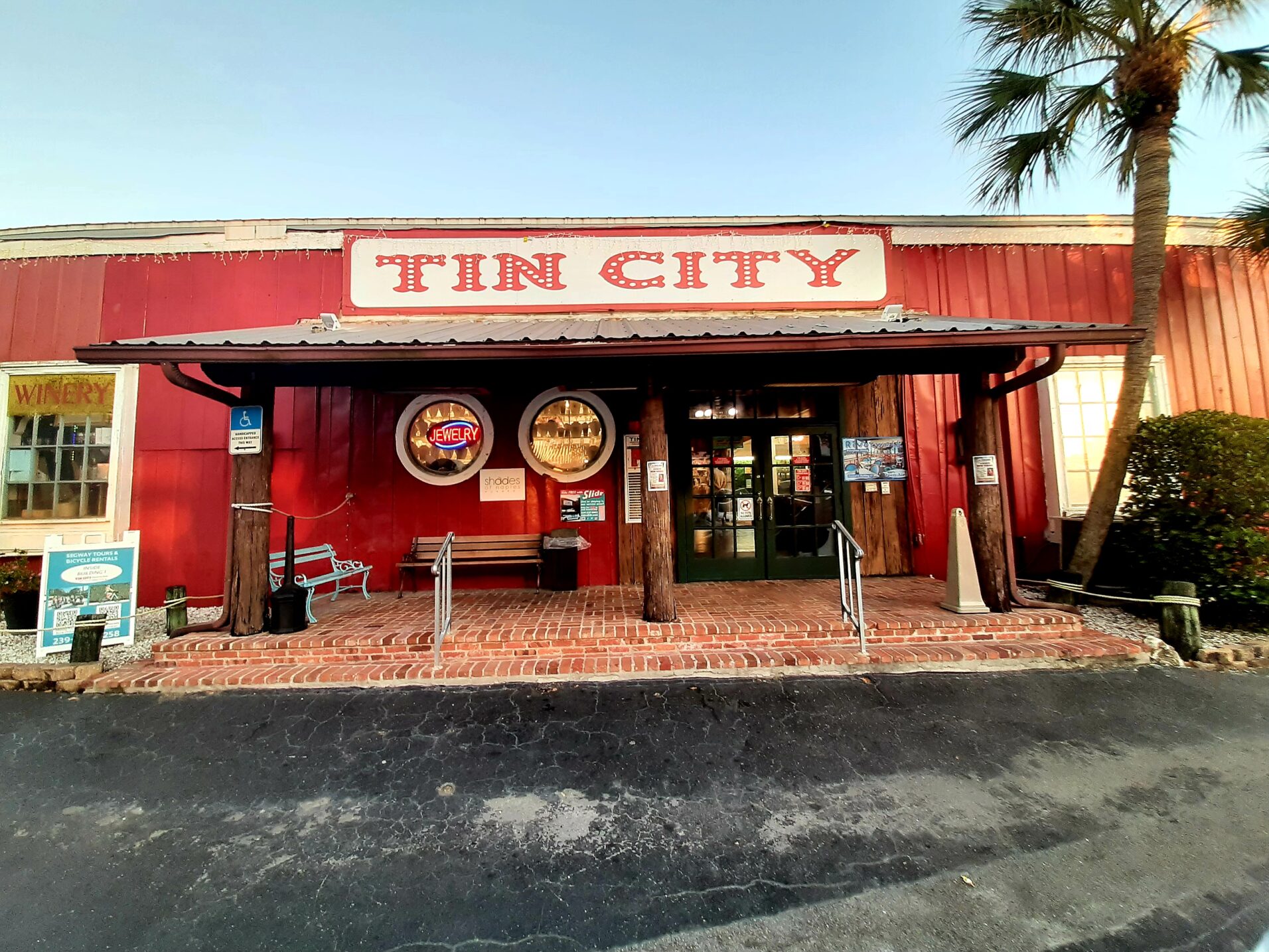 Tin City | 60 Free Things to do in Florida
