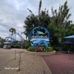 seaworld orlando sign at christmas